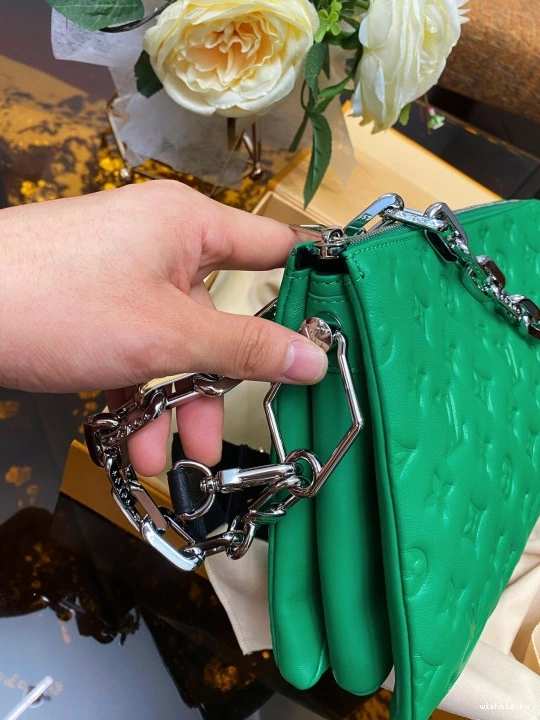 WIS LOUIS PM VUITTON COUSSIN 0128